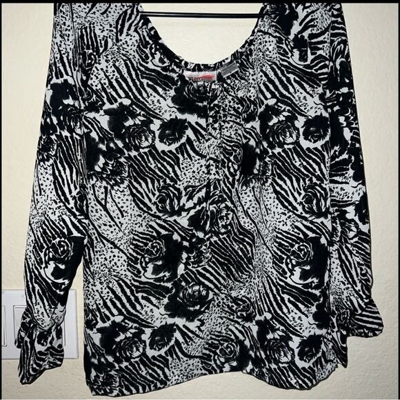 Black and White Patterned Women's Top - Picture 1 of 3